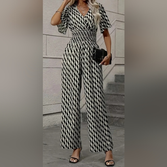 Pants - NWOT 2 pc pant set, light material.